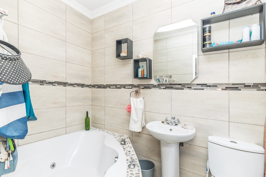 4 Bedroom Property for Sale in Bluewater Estate Western Cape